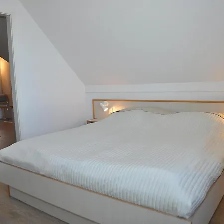Strandhotel-35 דירה לבואה
